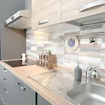 Appartamento Free Parking - Elegante Casa Con Wifi -smarttv *